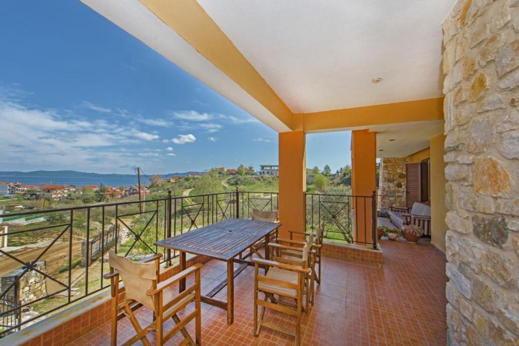 Danai House Apartment เนอาโรดา ภายนอก รูปภาพ