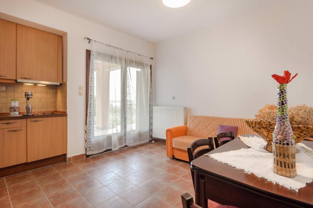 Danai House Apartment เนอาโรดา ภายนอก รูปภาพ