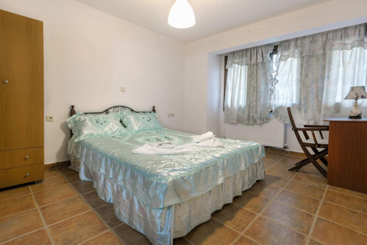 Danai House Apartment เนอาโรดา ภายนอก รูปภาพ
