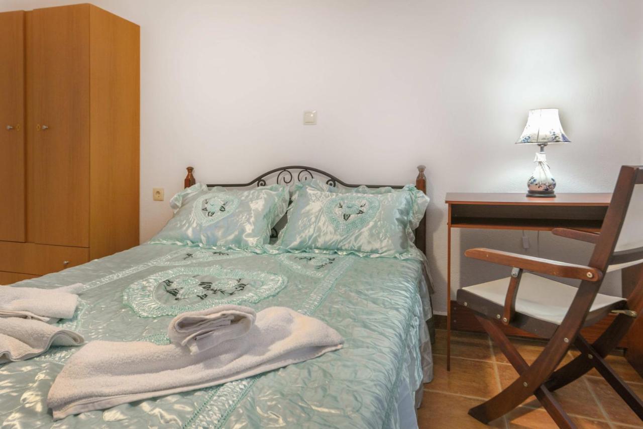 Danai House Apartment เนอาโรดา ภายนอก รูปภาพ