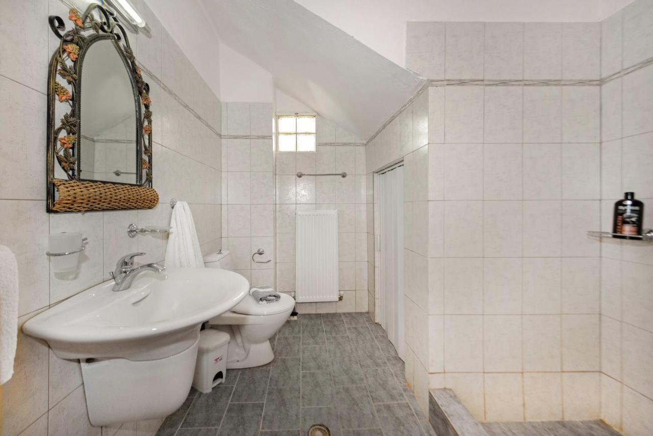 Danai House Apartment เนอาโรดา ภายนอก รูปภาพ
