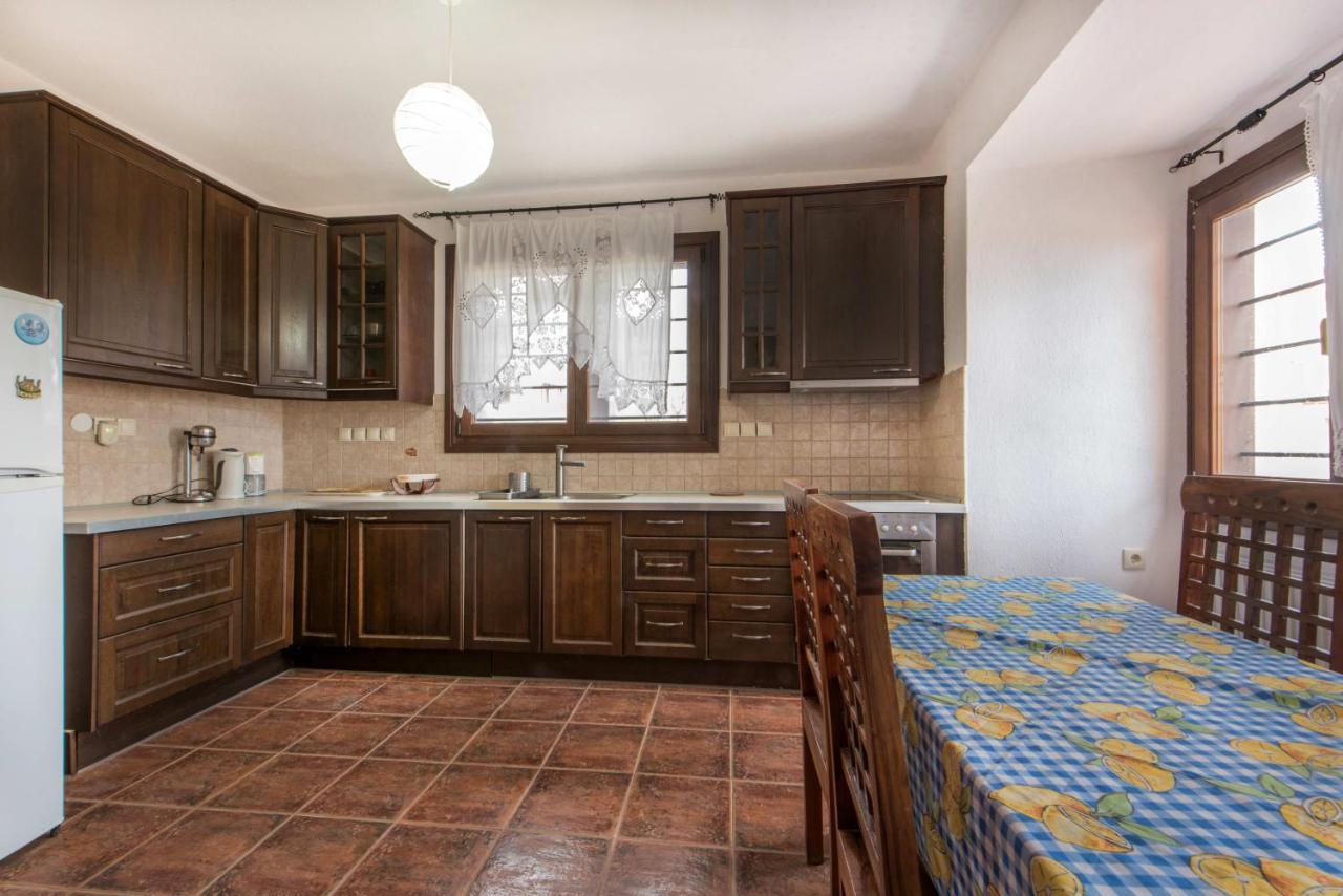 Danai House Apartment เนอาโรดา ภายนอก รูปภาพ